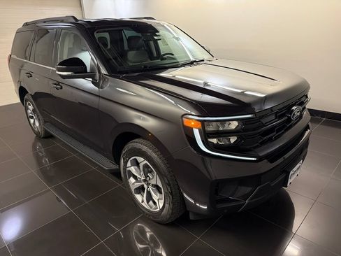 New 2027 Ford Expedition Active AWD/4WD image 1