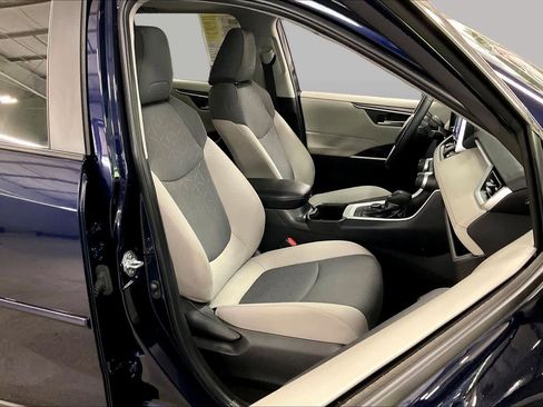 Used 2024 Toyota RAV4 XLE w/ Convenience Package AWD/4WD image 9