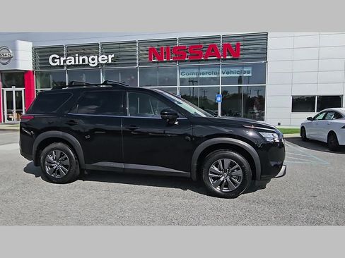 Used 2024 Nissan Pathfinder SV w/ SV Premium Package FWD image 38