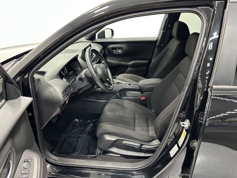 Certified 2025 Honda HR-V Sport image 11