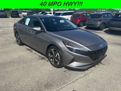 Used 2023 Hyundai Elantra SEL w/ Convenience Package