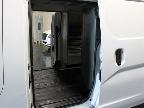 Used 2015 Nissan NV200 SV FWD image 27