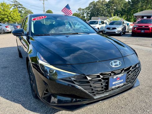Used 2023 Hyundai Elantra SEL FWD image 7