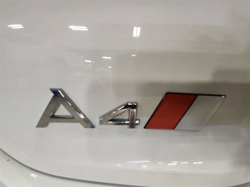 Used 2016 Audi A4 2.0T Premium image 31