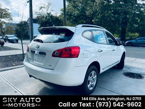 Used 2015 Nissan Rogue S w/ Convenience Package AWD/4WD image 4