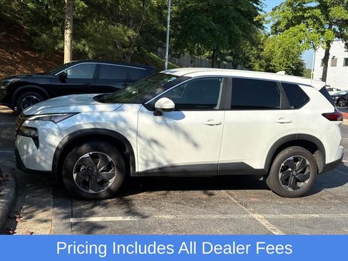 Used 2025 Nissan Rogue SV AWD/4WD image 4