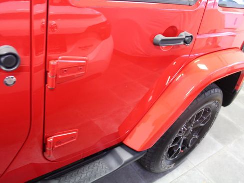 Used 2018 Jeep Wrangler Unlimited Sahara image 28