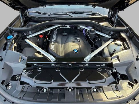 Used 2023 BMW X7 xDrive40i w/ Executive Package image 22