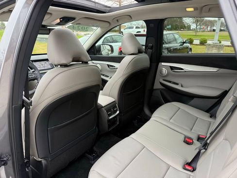 Used 2024 INFINITI QX50 Sensory image 25