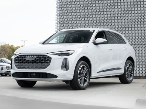 Certified 2025 Audi Q5 Premium Plus w/ Premium Plus image 7