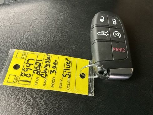 Used 2021 Chrysler 300 Touring w/ Sport Appearance Package image 31