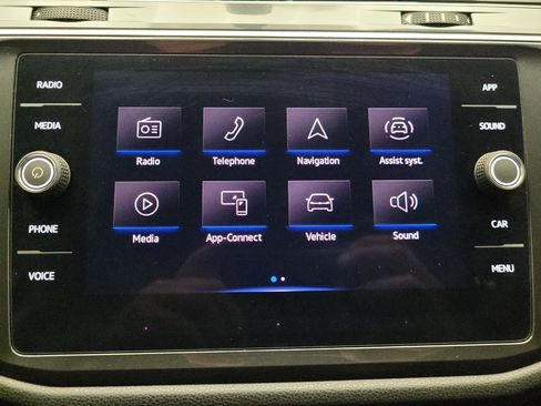 Used 2021 Volkswagen Tiguan SE FWD image 25