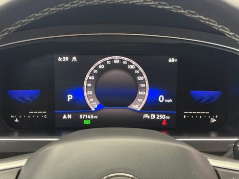 Used 2023 Volkswagen Tiguan SE AWD/4WD image 21