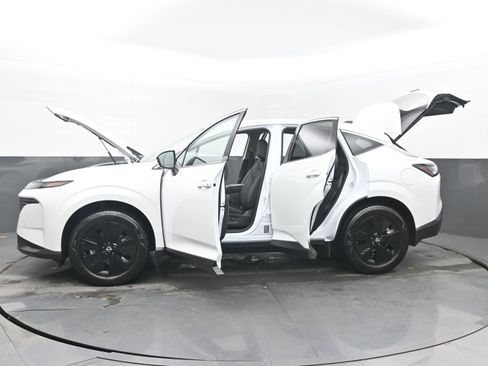 Certified 2025 Nissan Murano SV image 41