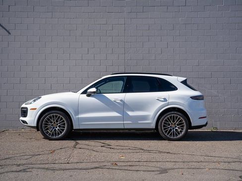 Certified 2022 Porsche Cayenne S image 2