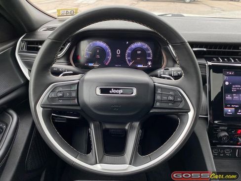Certified 2024 Jeep Grand Cherokee Altitude AWD/4WD image 16