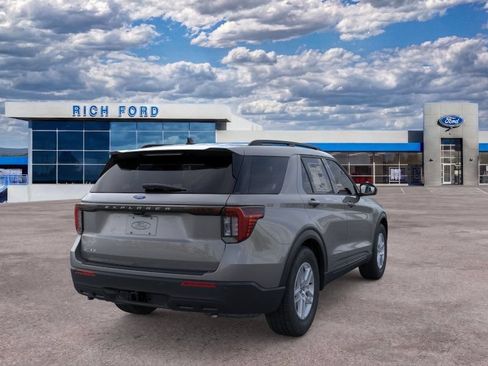 New 2026 Ford Explorer Active RWD image 8