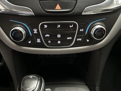 Used 2018 Chevrolet Equinox LT AWD/4WD image 34