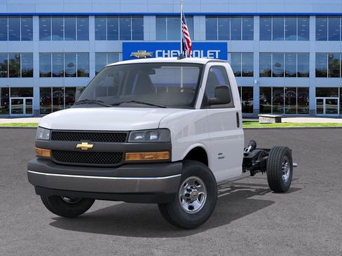 New 2025 Chevrolet Express 3500 w/ Power Convenience Package RWD image 8