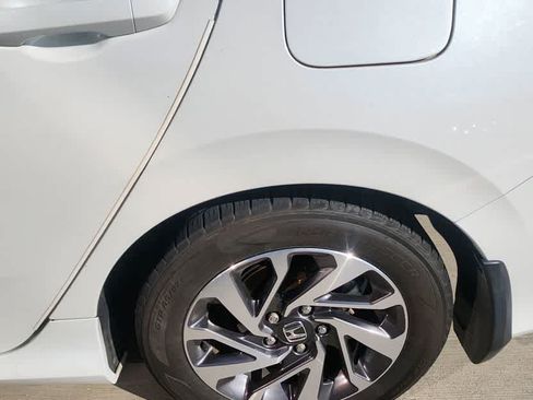Used 2018 Honda Civic EX image 10