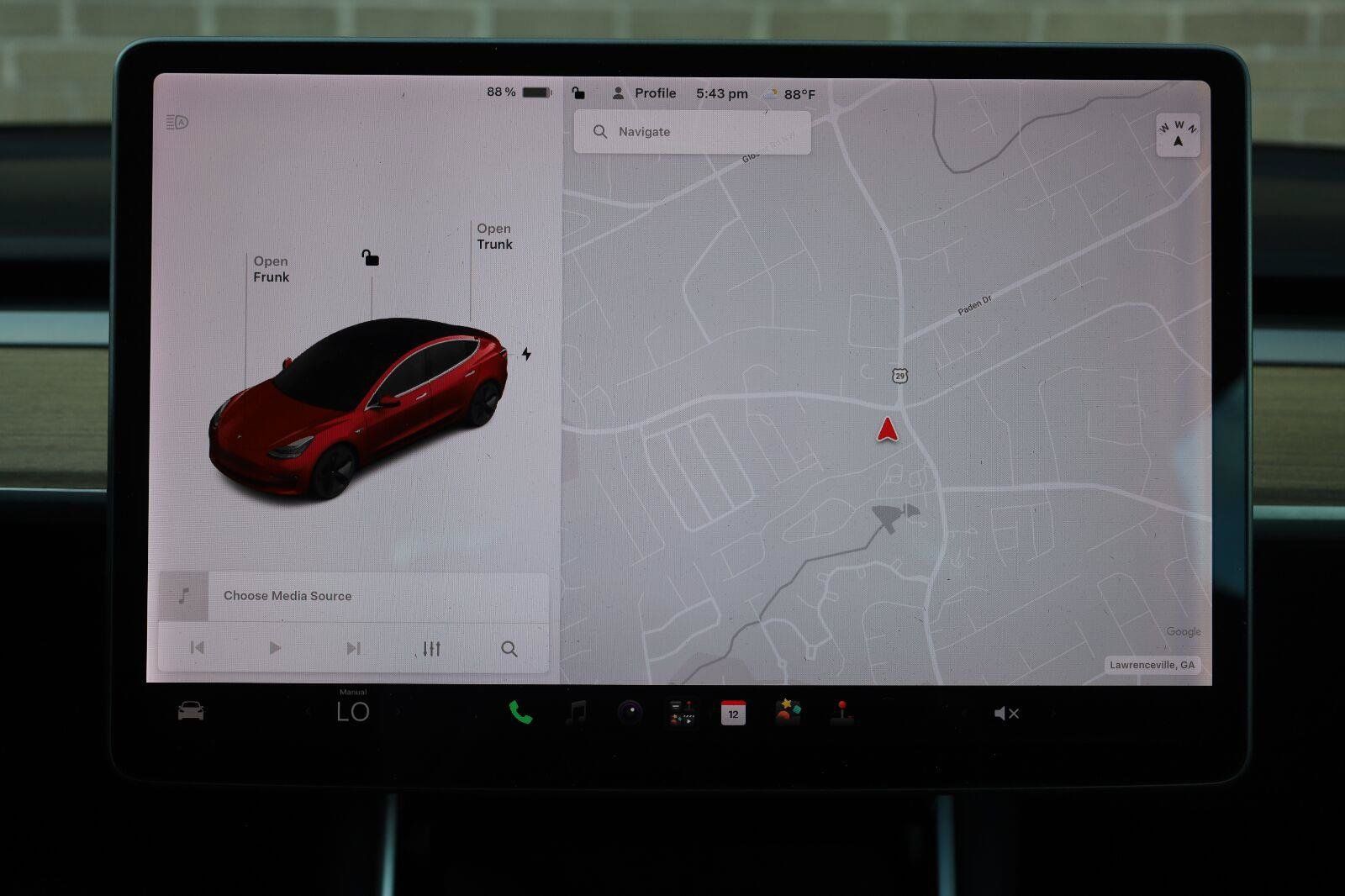 Used 2018 Tesla Model 3 Mid Range RWD image 40