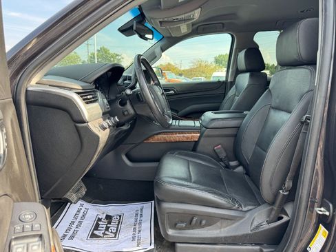 Used 2018 Chevrolet Suburban Premier AWD/4WD image 15