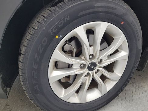 Used 2022 Kia Telluride LX image 31