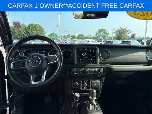 Used 2023 Jeep Wrangler Unlimited Sahara AWD/4WD image 21