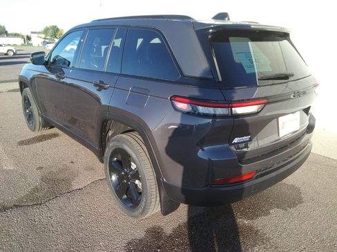 New 2025 Jeep Grand Cherokee Altitude AWD/4WD image 7