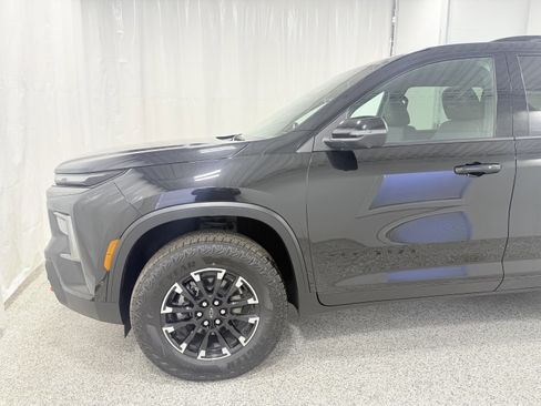 Used 2025 Chevrolet Traverse Z71 w/ Enhanced Driving Package image 4