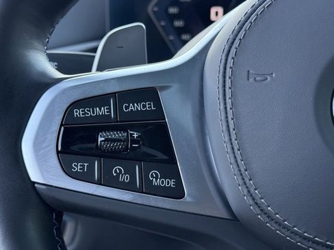 Used 2025 BMW X7 M60i w/ Climate Comfort Package image 24