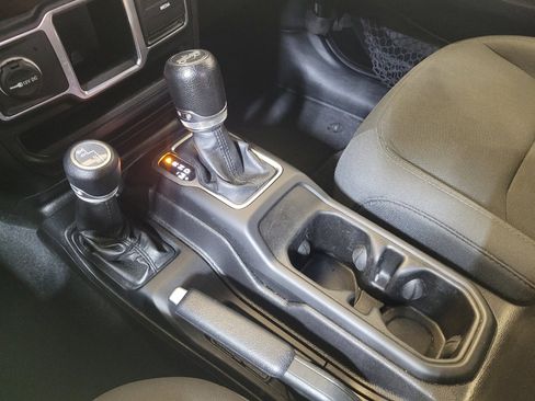 Used 2018 Jeep Wrangler Unlimited Sport AWD/4WD image 26