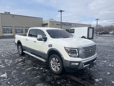 Used 2024 Nissan Titan Platinum Reserve w/ Moonroof Package image 6