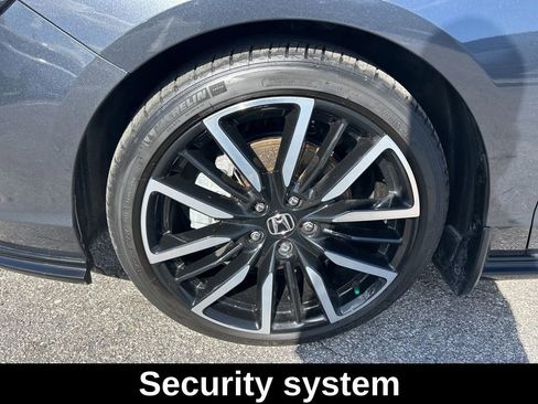 Used 2023 Honda Accord Touring image 18