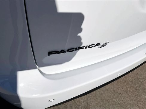 New 2026 Chrysler Pacifica Limited w/ S Appearance Package image 15