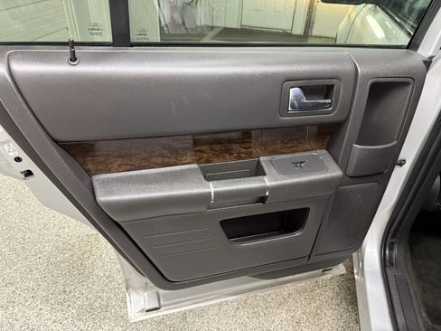 Used 2018 Ford Flex Limited image 23