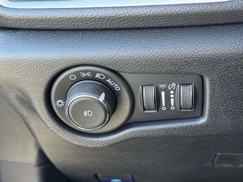 New 2026 Chrysler Pacifica Select image 28