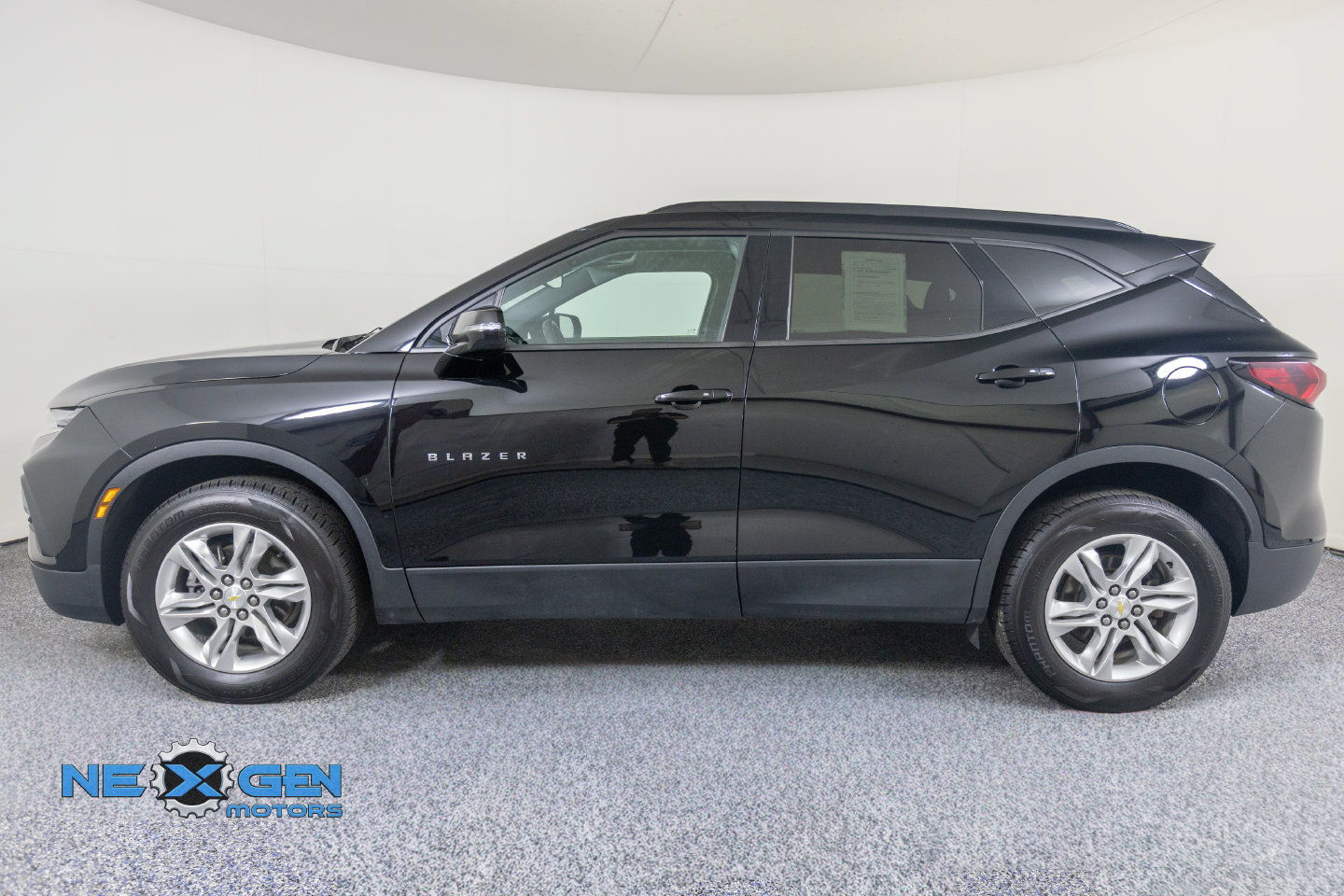 Used 2021 Chevrolet Blazer LT FWD image 24