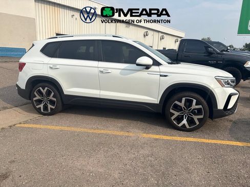 Used 2023 Volkswagen Taos SEL AWD/4WD image 2