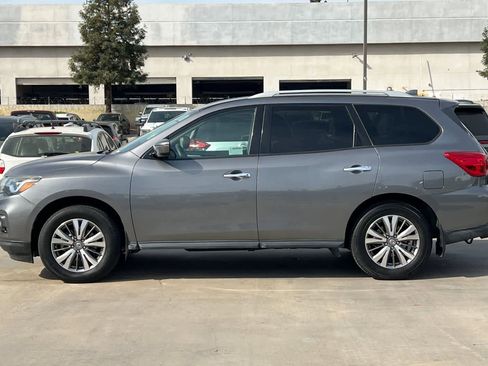 Used 2020 Nissan Pathfinder S image 6