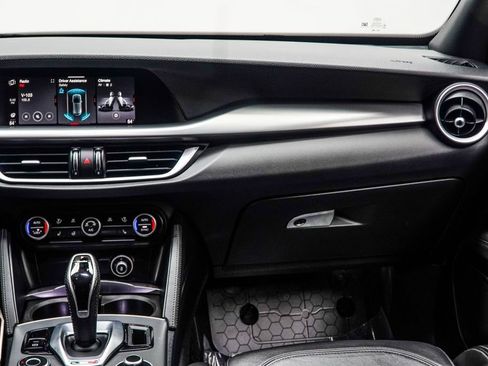 Used 2021 Alfa Romeo Stelvio Ti Sport AWD/4WD image 19