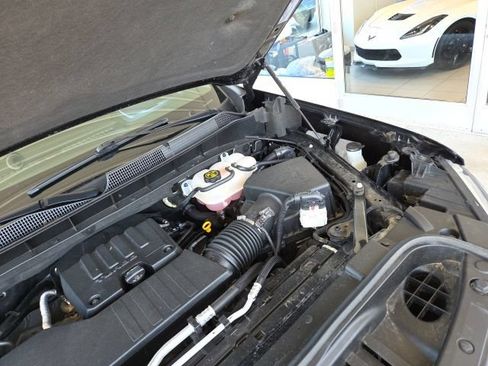 Used 2024 Chevrolet Silverado 1500 LT AWD/4WD image 76