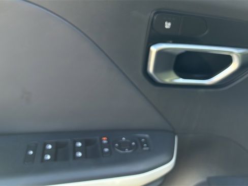 Certified 2025 Kia K4 GT-Line image 9