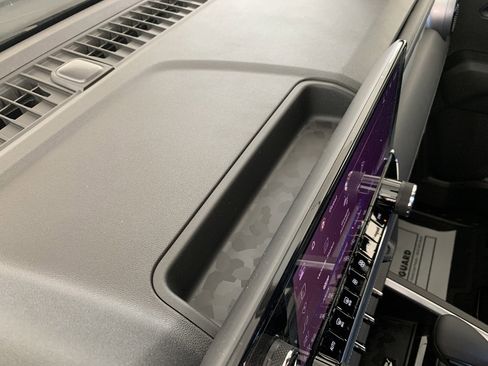 New 2024 Chevrolet Colorado LT w/ LT Convenience Package III image 26