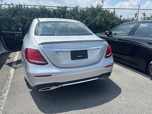 Used 2019 Mercedes-Benz E 300 4MATIC image 7