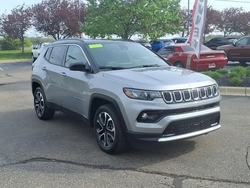 Used 2023 Jeep Compass Limited AWD/4WD image 3