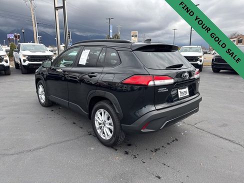 Used 2025 Toyota Corolla Cross LE image 5