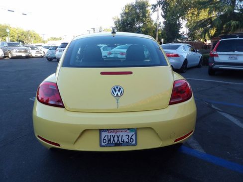 Used 2012 Volkswagen Beetle 2.5 FWD image 10