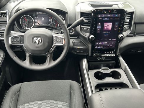 New 2025 RAM 2500 Big Horn AWD/4WD image 22