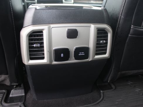 Used 2020 Ford F150 Lariat image 44